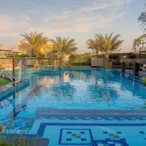 La zona swimming pool Dubai